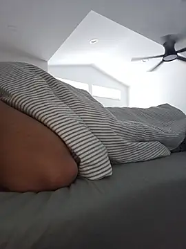 Онлайн чат XXX bigGirth4u