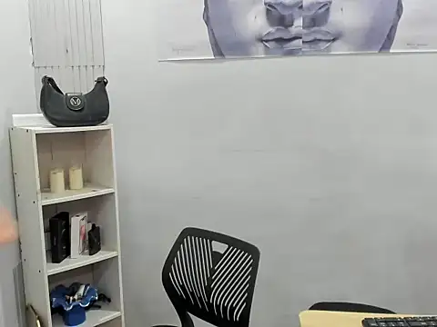 AsianPinayBigBusty Adlı Modelin Canlı XXX Sohbeti