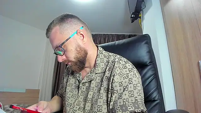 Findom_guy 现场XXX聊天