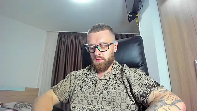 Findom_guy Adlı Modelin Canlı XXX Sohbeti