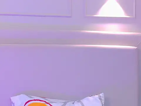 Chat XXX en directo de NaomiKlarc