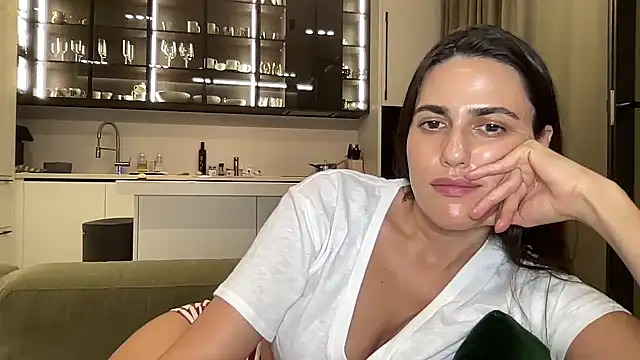 צ'אט XXX בשידור חי של Rineliadi