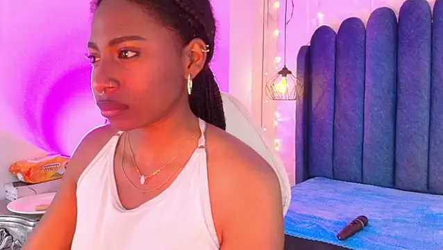 Chat XXX ao vivo de Queen_perla_