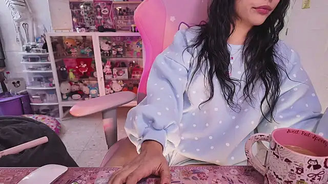 kaithra's Live XXX Chat