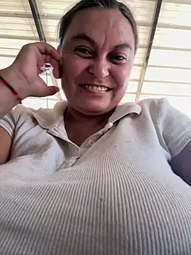 Chat XXX en directo de Horny-Mommy-Dirty