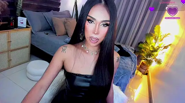 UrSluttyGoddess Chat XXX live