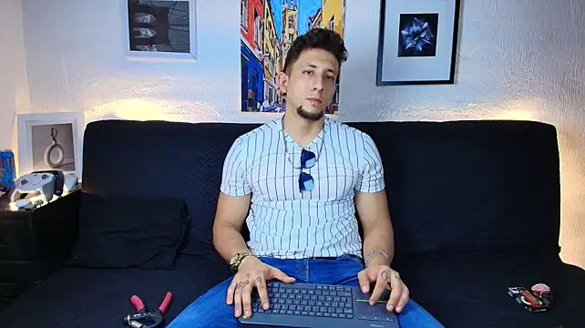 SR_EMILIOCUM Chat XXX live