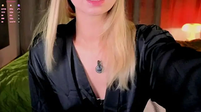 Nancy_Sensual Adlı Modelin Canlı XXX Sohbeti