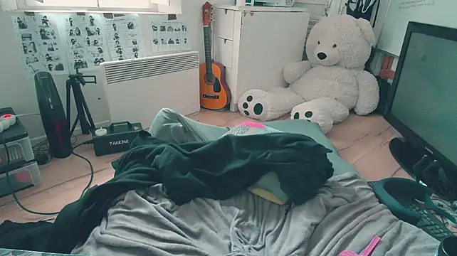 Živý XXX chat CeriseLapine