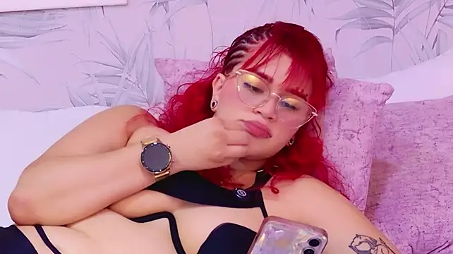 دردشة CherryTayloor الجنسية المباشرة
