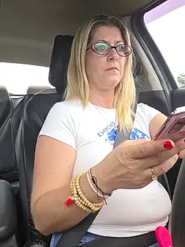 NikkiBlisss Adlı Modelin Canlı XXX Sohbeti