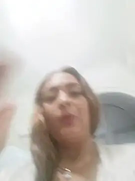 Milf-Prettyboobs live XXX chat