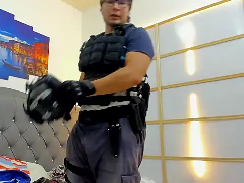 Chat +18 de Milo_scorpio ao vivo