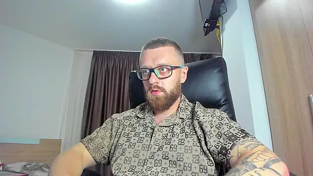 Findom_guy – Naživo XXX chat