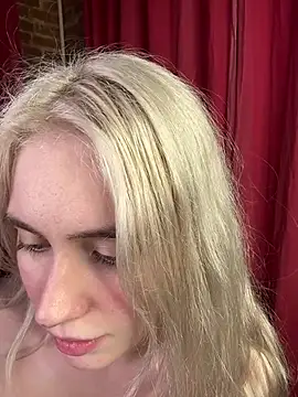 Chat +18 de LovelyMiu ao vivo