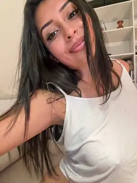 sweetAli_ Chat XXX in diretta