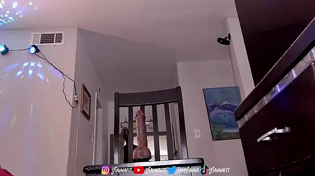 XXX chat uživo modela yiauana