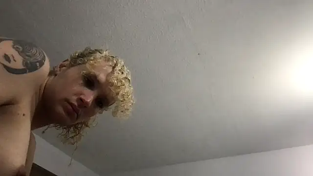 XXX chat uživo modela cloudyDadcocks