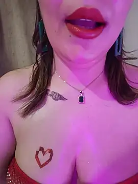 Doodqueen Adlı Modelin Canlı XXX Sohbeti