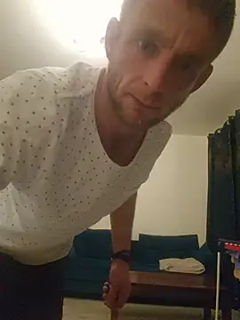 Mikemilflover's Live XXX Chat