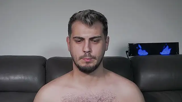 CrazyDom1 Adlı Modelin Canlı XXX Sohbeti