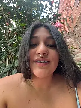 Chat XXX en directo de Emily_Gomezz