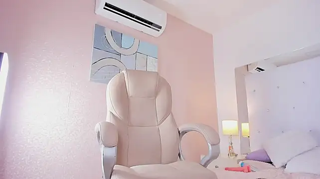 Chat +18 de Nia_Turner ao vivo