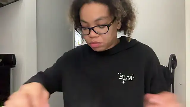 zahrabliss' Live XXX Chat