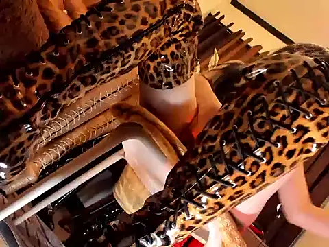 دردشة MissChalanieFox الجنسية المباشرة