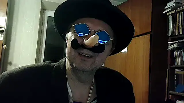 צ'אט XXX בשידור חי של Pokaz2020