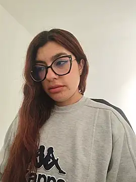 Chat +18 de cutetemari ao vivo