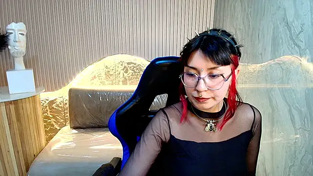 Ravenn_r Chat XXX live