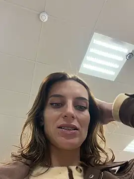 Chat XXX en directo de -AngelAri-