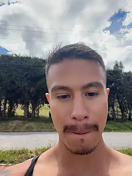 DOMINICKVEGAS77 现场XXX聊天