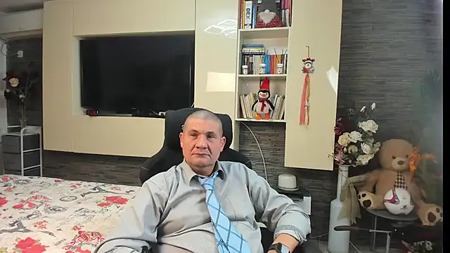 SpartacusDaddy48 Adlı Modelin Canlı XXX Sohbeti