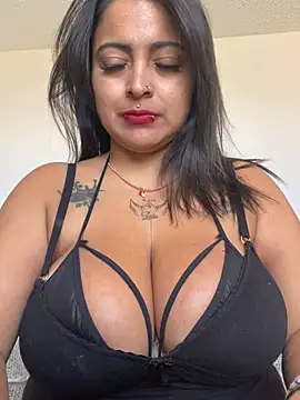 Sarah-917's Live XXX Chat