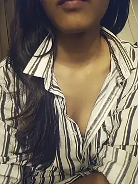 _Sexy_Lilly_ Adlı Modelin Canlı XXX Sohbeti