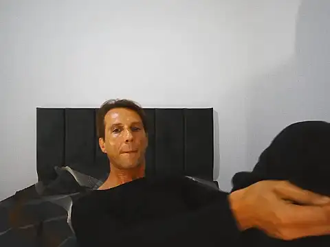 stefan27ro Chat XXX in diretta