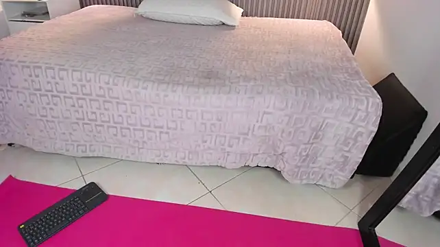 Zafiiraa Chat XXX in diretta
