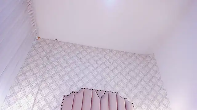 Chat +18 de zoejenner_ ao vivo