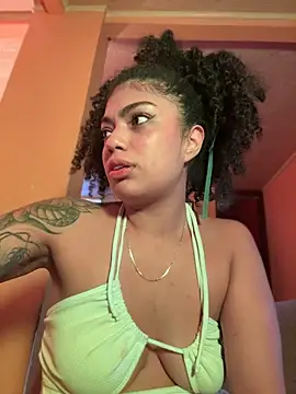 Chat XXX en directo de Morenayaa