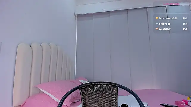 Chat XXX en directo de Amira-Zahra