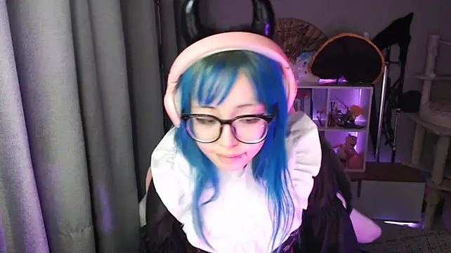 SaxonDibs live XXX chat