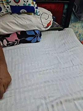 Indian_Coupl3 élő XXX-chatje
