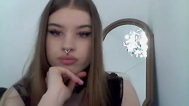 XXX chat uživo modela MollyHotTeen