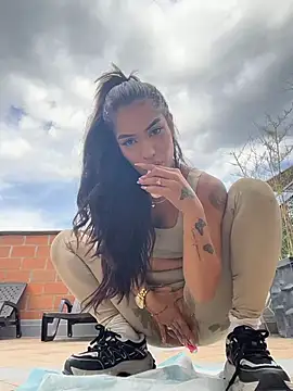 Chat XXX en directo de MystiqueXXX