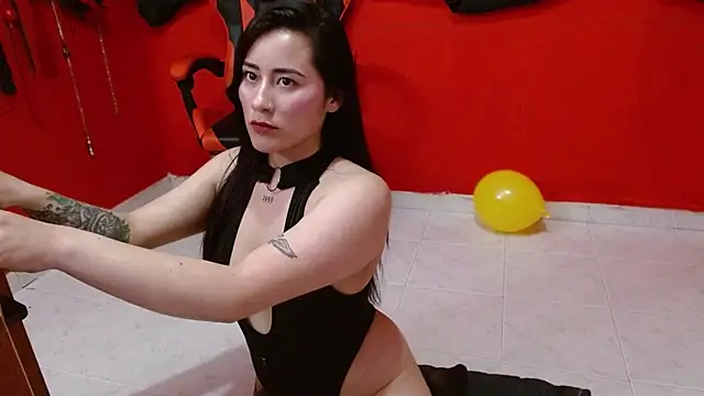 _Emily_Slave_'s Live XXX Chat