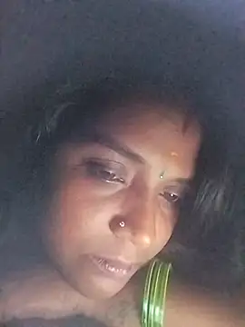 XXX chat uživo modela Thamarai01