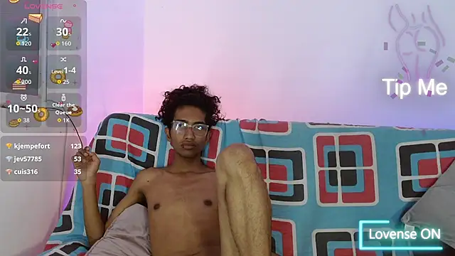 triiangel_latinboyのライブXXXチャット