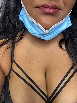 Sweet_Melon96 Adlı Modelin Canlı XXX Sohbeti